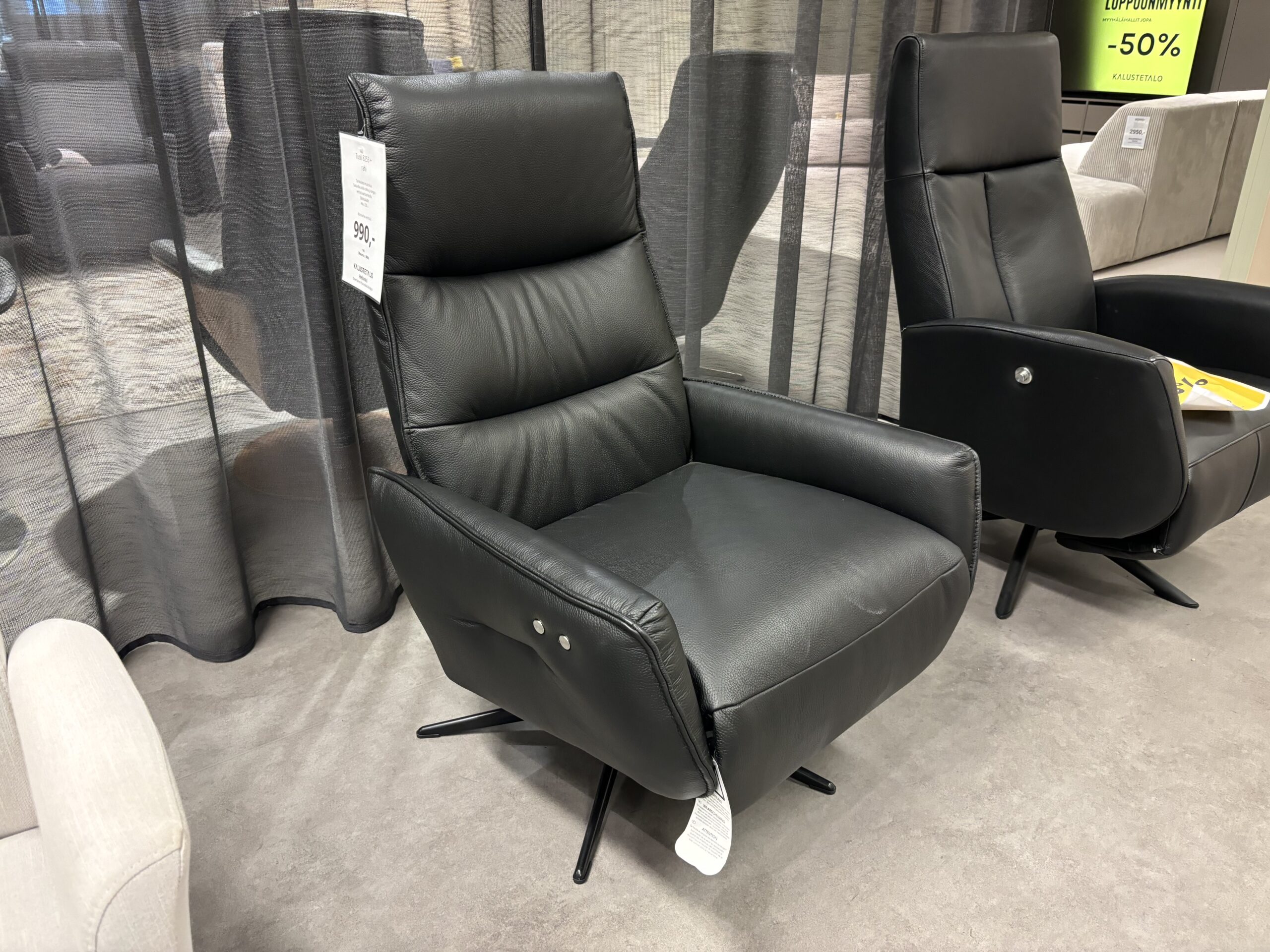 Hjort Knudsen 8253 mekanismituoli, myymälämalli